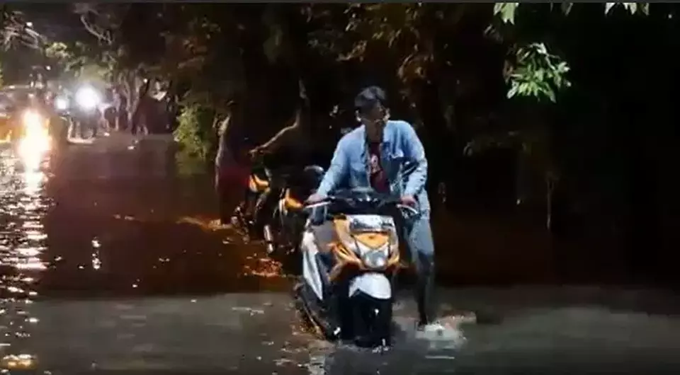 Banjir Rendam Kompleks Joglo Baru di Kembangan Jakarta Barat