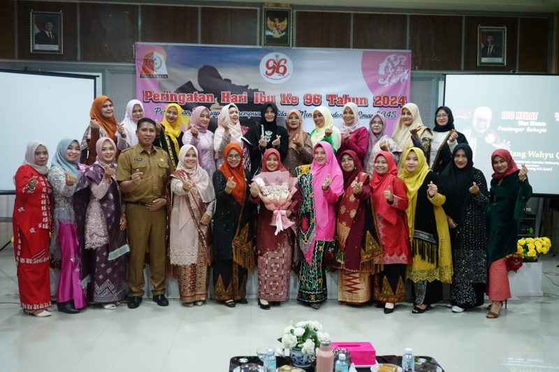 Peringati Hari Ibu ke-96, Pemkab Nagan Raya Berikan Penghargaan kepada Tokoh Champion Gender