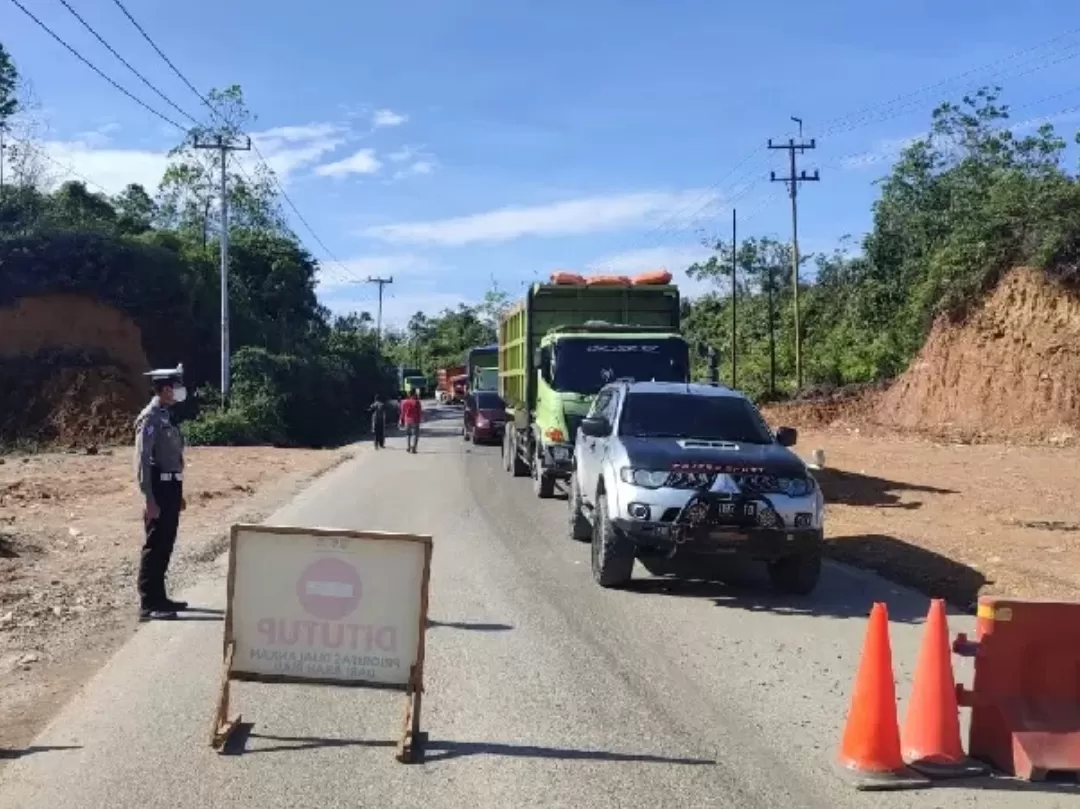 Kendaraan dari Riau ke Sumbar Melonjak Akhir Pekan Ini di Jalur Buka-Tutup Koto Kampar