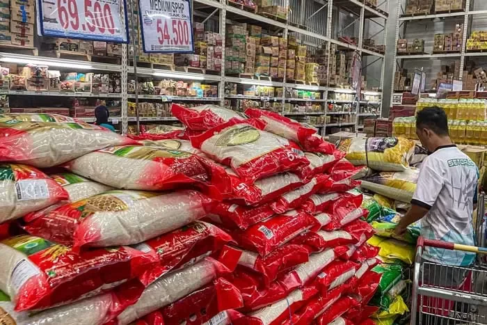 Pemerintah Melakukan Operasi Pasar untuk Kendalikan Harga Pangan Jelang Ramadhan