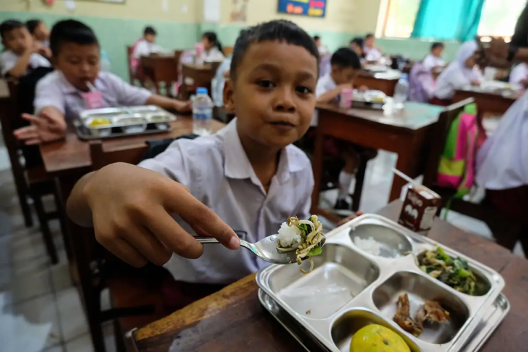 Pengamat Sebut MBG Investasi Menggapai Indonesia Emas