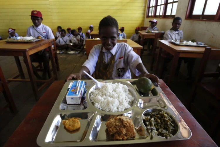 Program Makan Bergizi Gratis Perkuat Generasi Papua Menuju Indonesia Emas 2045