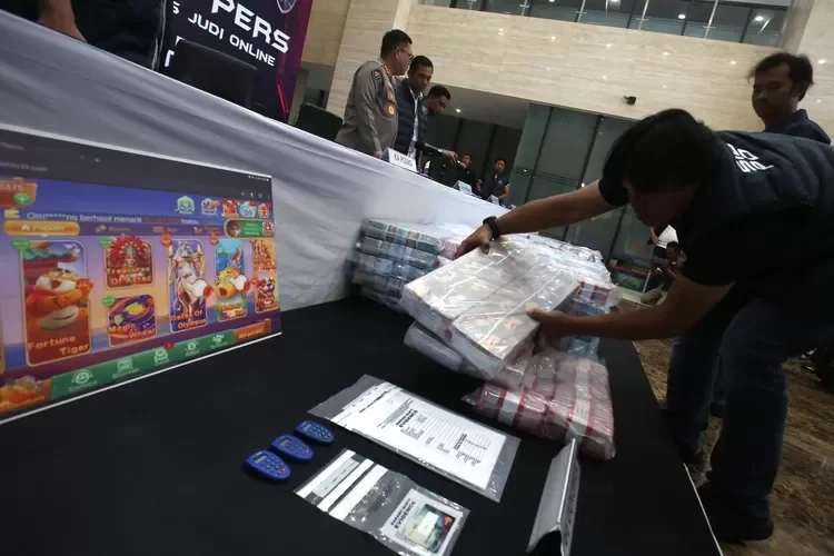Pemerintah Berhasil Tekan Angka Deposit Transaksi, Langkah Nyata Pemberantasan Judi Daring