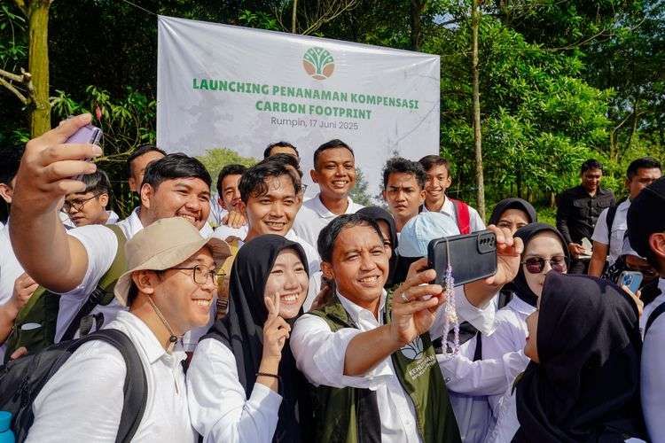 Kemenhut Selenggarakan Penanaman Pohon dalam Kompensasi Jejak Karbon