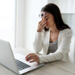 Waspadai Kebiasaan Sehari-hari dapat Picu Kondisi Mata Malas