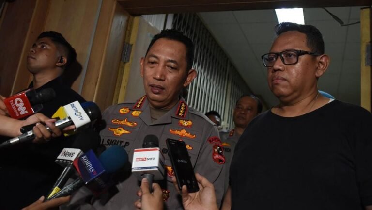 Aparat TNI Polri Solid Tegas Bubarkan Aksi Anarkis