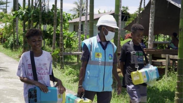 Setahun Prabowo Gibran, Program Listrik Desa Terangi Papua hingga Pelosok