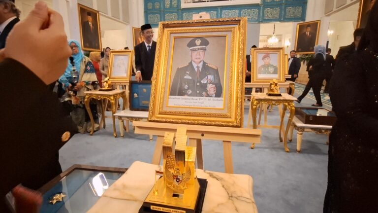 Apresiasi Negara atas Dedikasi Pembangunan: Soeharto Resmi Dianugerahi Gelar Pahlawan Nasional