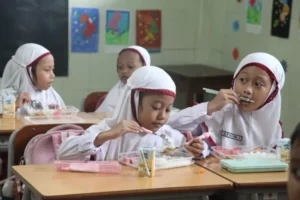 Pemerintah Terus Gencarkan Sosialisasi Pola Makan Sehat melalui Program MBG