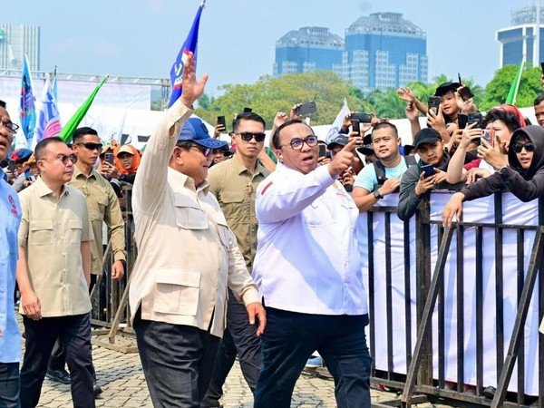 Presiden Prabowo Bentuk Dewan Kesejahteraan Buruh Cegah Pekerja dari PHK