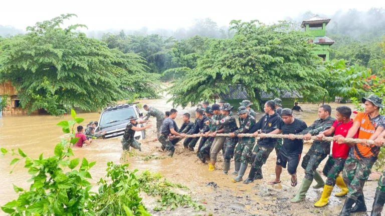 Koordinasi Cepat Lintas Instansi Bantu Mobilisasi dan Evakuasi Korban Banjir Sumatera