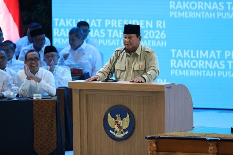 Kepuasan Publik Terhadap Presiden Prabowo Tinggi dan Stabil, Dukungan Anak Muda Masih Dominan
