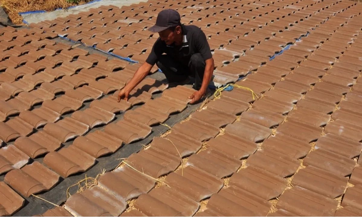 Dari Atap Rumah ke Kesejahteraan: Makna Strategis Gentengisasi