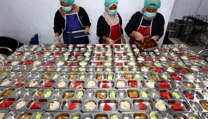 Banggar DPR dan Seskab Tegaskan MBG Tidak Gunakan Anggaran Pendidikan