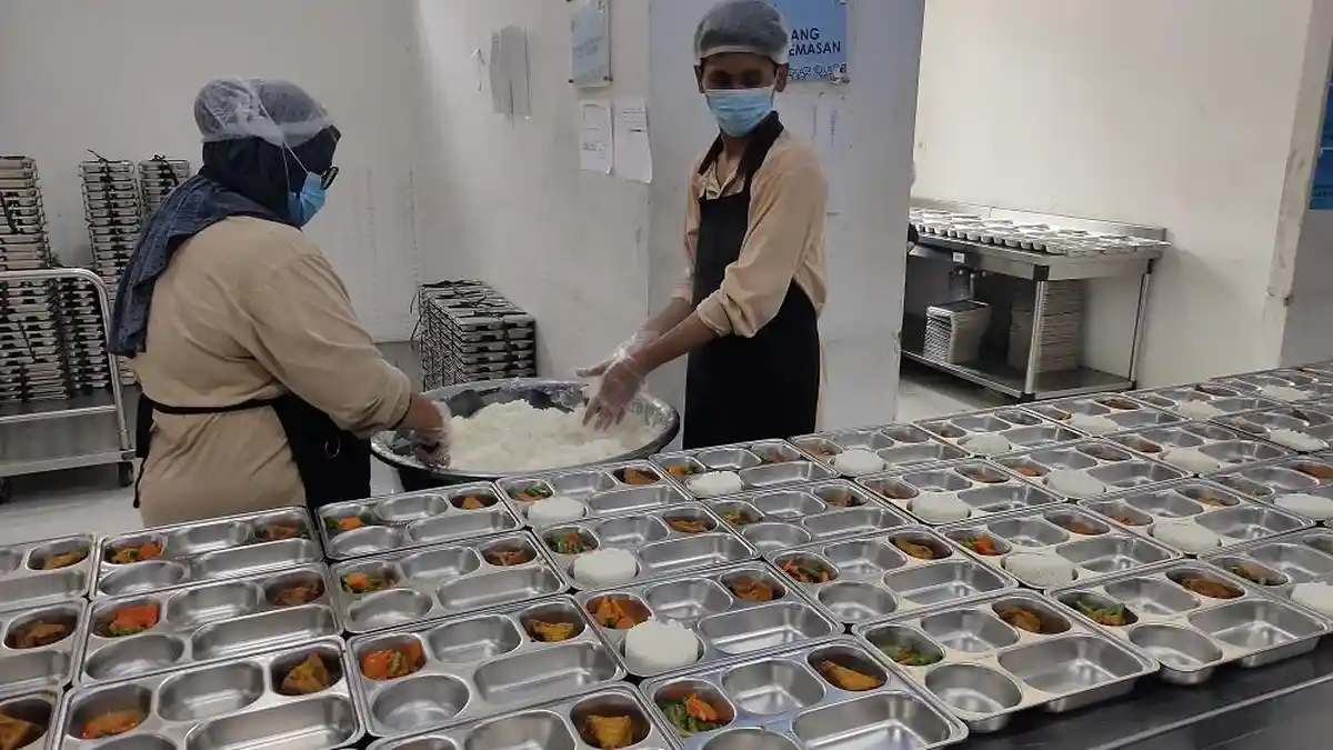 MBG Tak Hanya Soal Gizi, Juga Buka Peluang Kerja bagi Warga