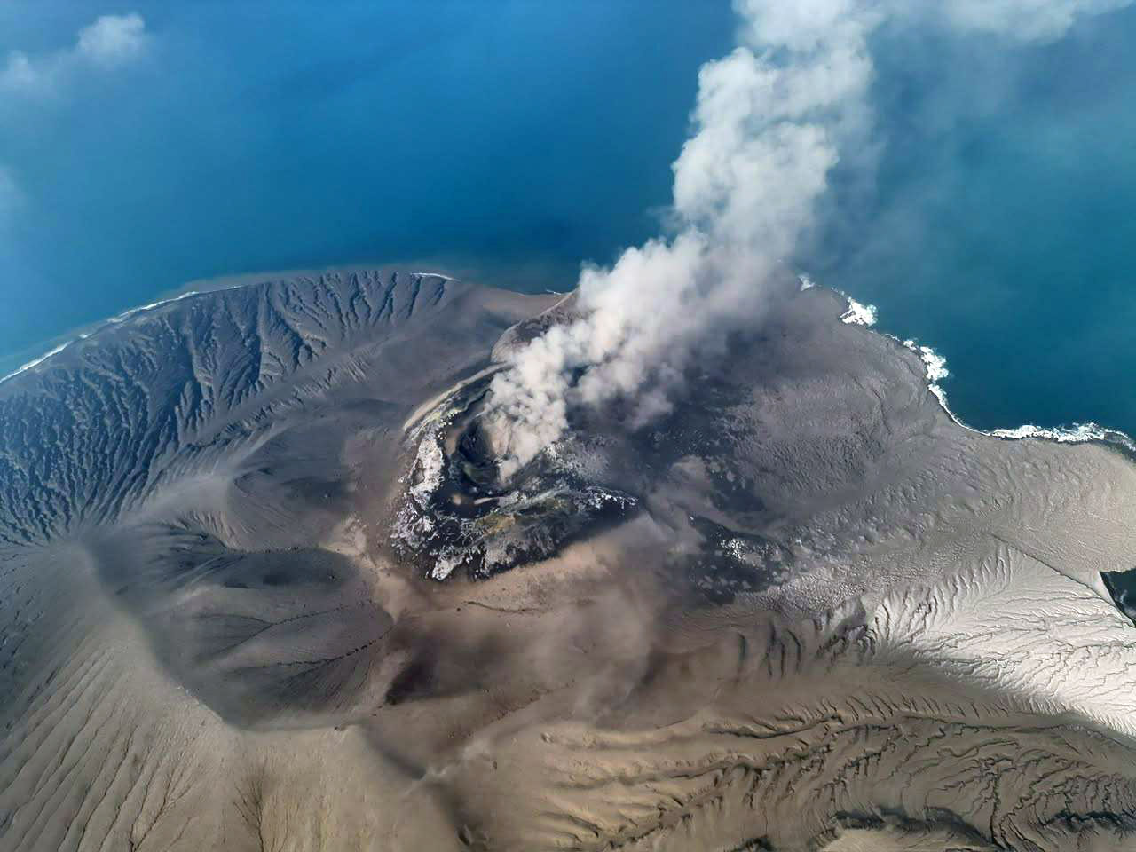 Negara Hadir, BNPB hingga BMKG Perkuat Mitigasi Erupsi Anak Krakatau